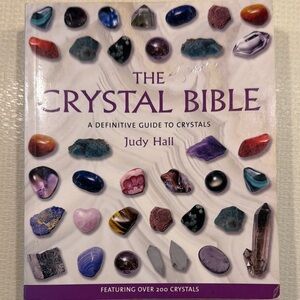 BOOK “The Crystal Bible - A definitive guide to crystals” by Judy Hall